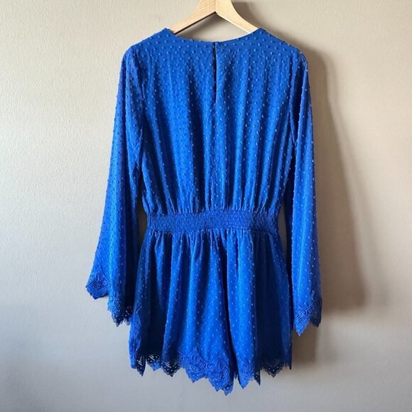 Women's L Lulus Meadowlake Blue Swiss Dot Lace Bell Sleeve Romper Textured - Picture 6 of 11